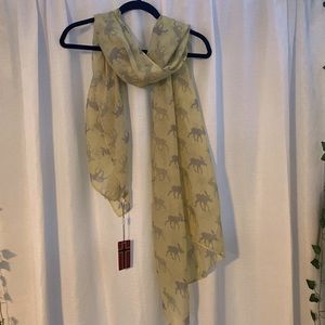 Flaarønning Yellow Shawl w/ Moose